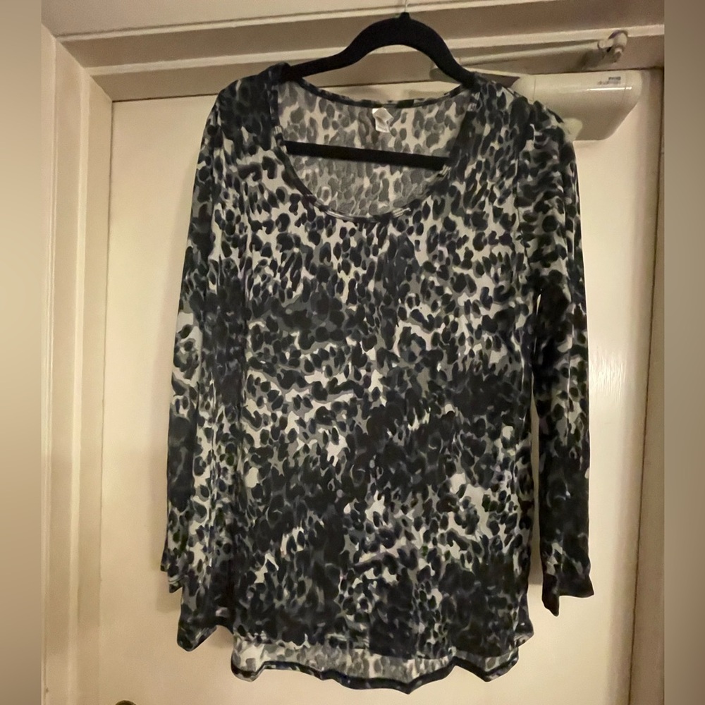 LuLaRoe Long Sleeve Lynnae top New without tags size Large